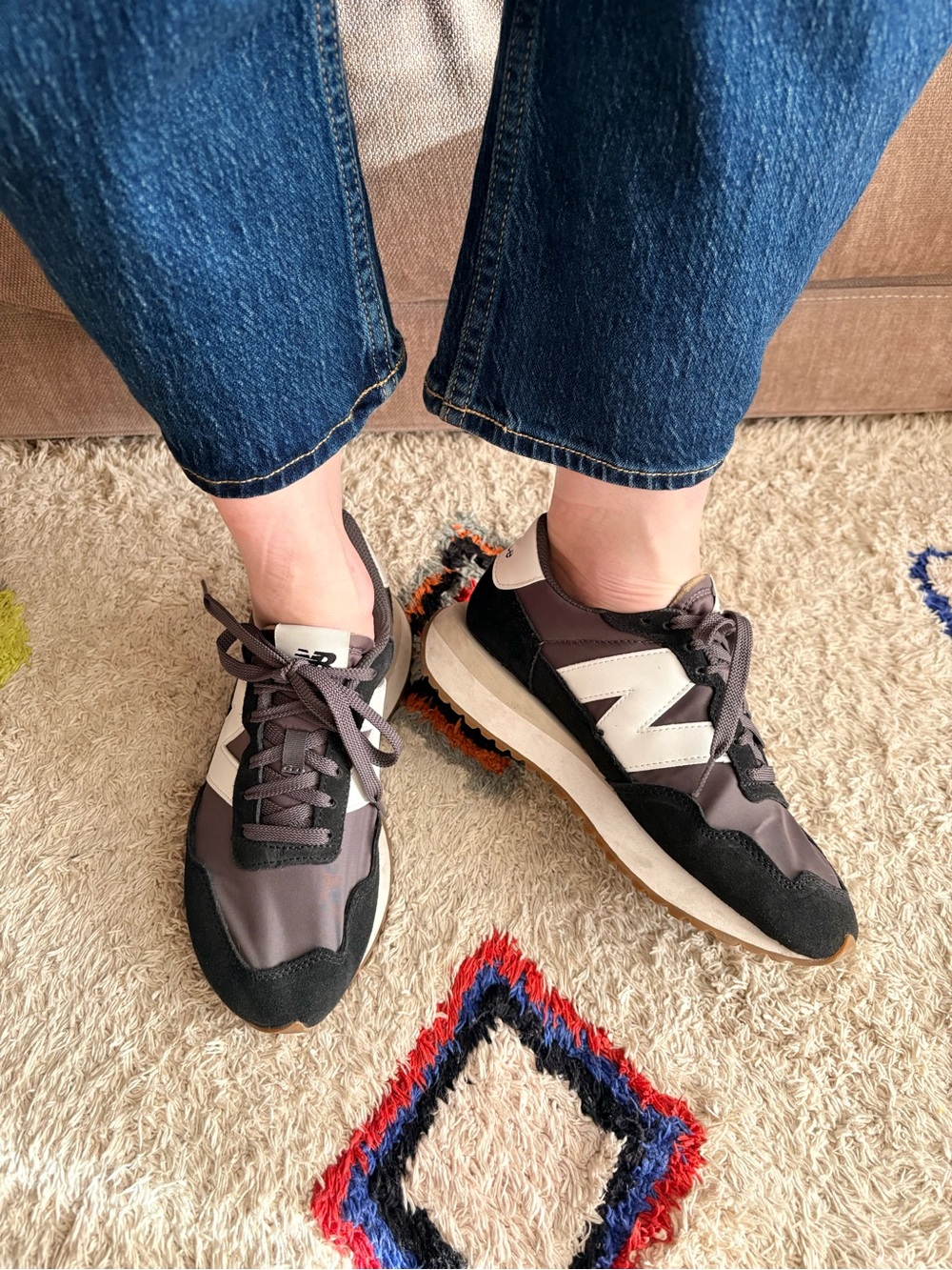 New Balance 327 Black White Retro Free People sneaker - Picture 6 of 7